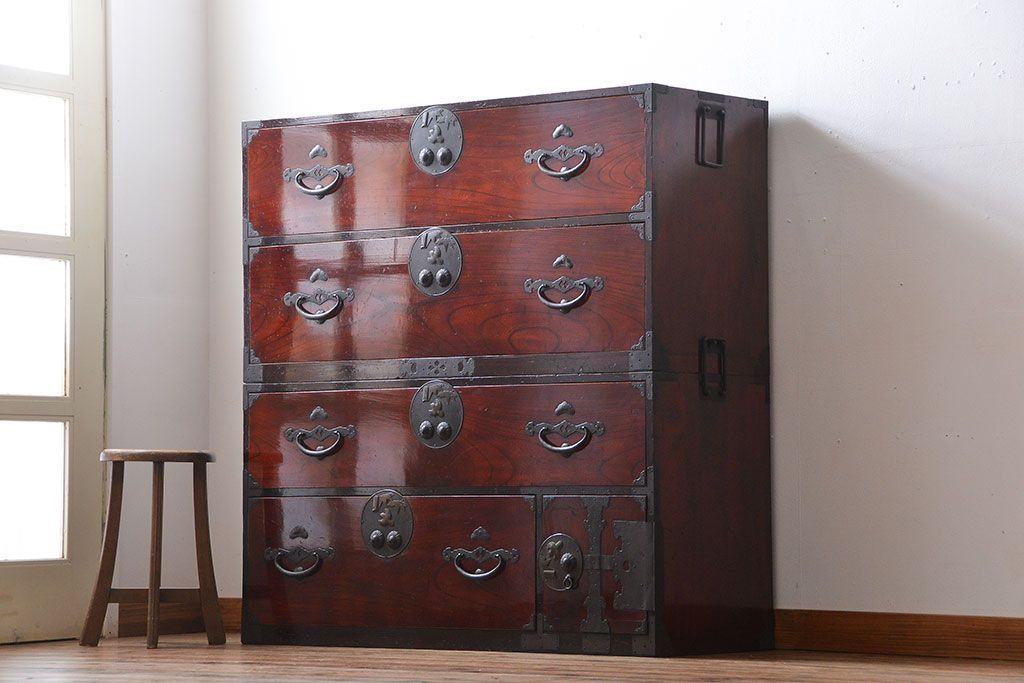 アンティーク家具　古民具・骨董　前面欅材!漆の綺麗な二本松箪笥