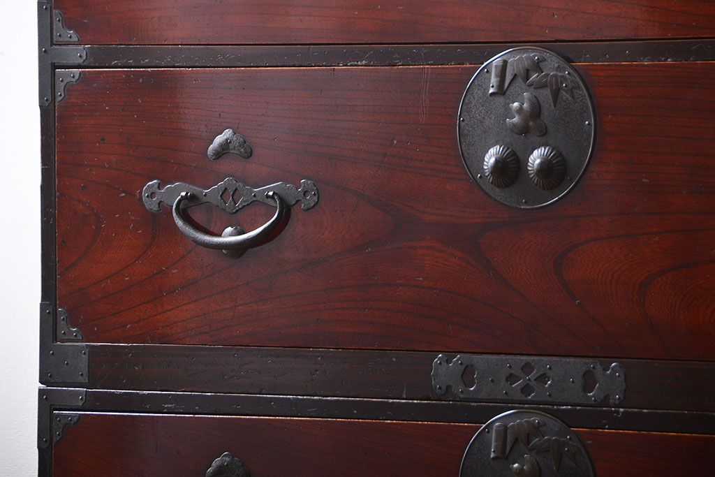 アンティーク家具　古民具・骨董　前面欅材!漆の綺麗な二本松箪笥