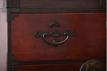 アンティーク家具　古民具・骨董　前面欅材!漆の綺麗な二本松箪笥