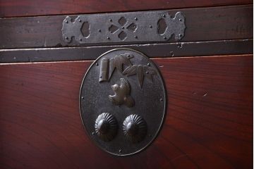 アンティーク家具　古民具・骨董　前面欅材!漆の綺麗な二本松箪笥