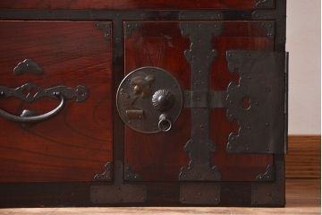 アンティーク家具　古民具・骨董　前面欅材!漆の綺麗な二本松箪笥