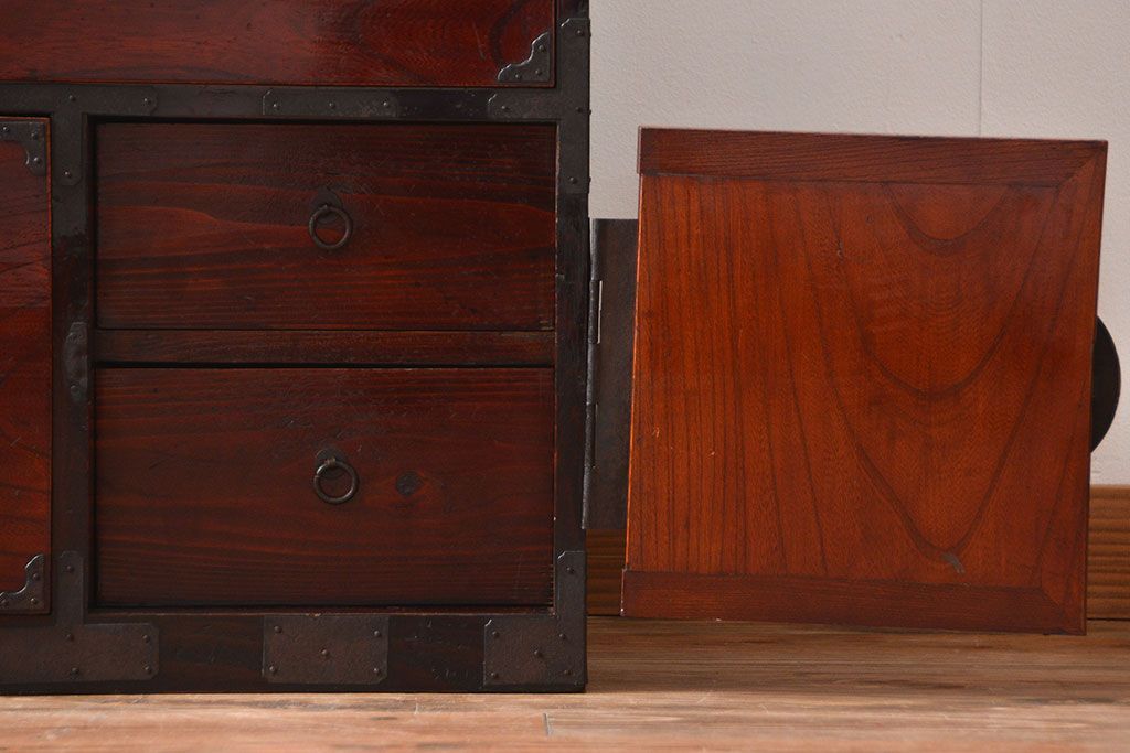 アンティーク家具　古民具・骨董　前面欅材!漆の綺麗な二本松箪笥