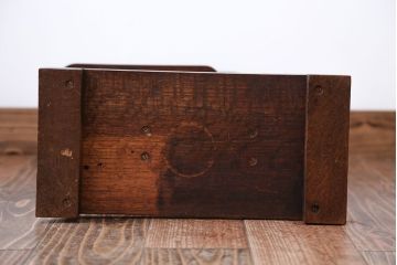 アンティーク雑貨　イギリスアンティーク　おしゃれなキャンドルスタンド