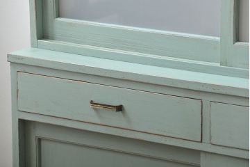 アンティーク家具　アンティークペイント　引き戸付き大きなキッチンキャビネット