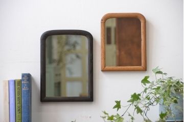 アンティーク雑貨　アンティーク　おしゃれな古い木製フレームの壁掛け鏡大小2個セット