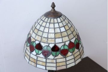 中古　ティファニーランプ(ステンドグラス)(定価約10万円)