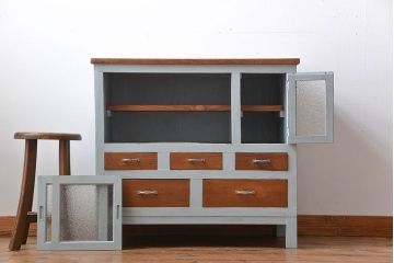 アンティーク家具　アンティークペイント　かわいいキッチンサイドボード