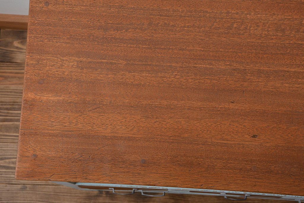 アンティーク家具　アンティークペイント　かわいいキッチンサイドボード