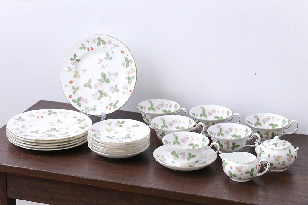 アンティーク雑貨　ウエッジウッド・ワイルドストロベリー　ティーセット(定価104760円)