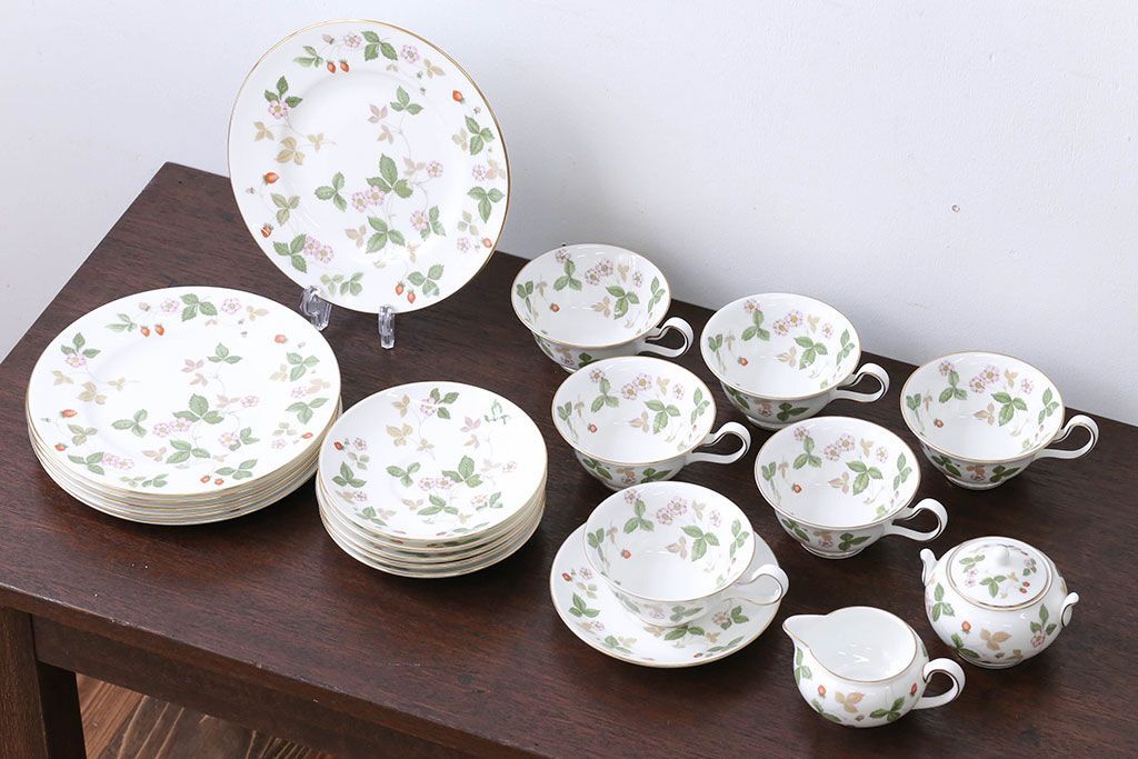 アンティーク雑貨　ウエッジウッド・ワイルドストロベリー　ティーセット(定価104760円)