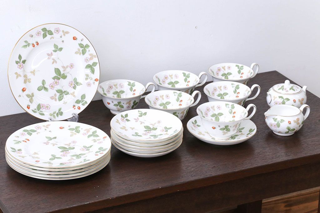 アンティーク雑貨　ウエッジウッド・ワイルドストロベリー　ティーセット(定価104760円)