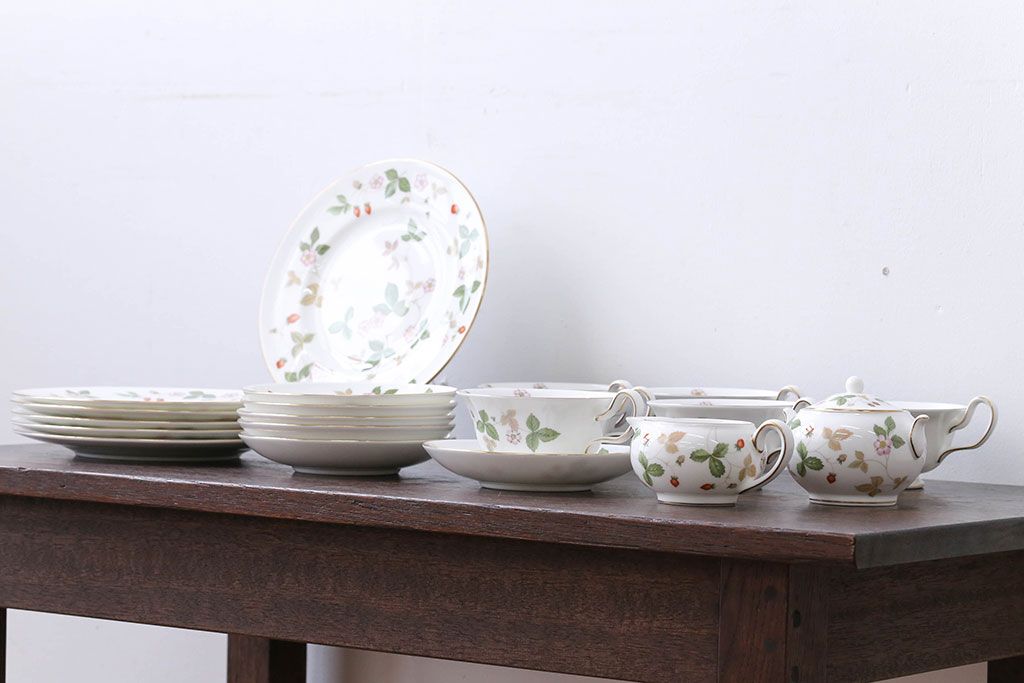 アンティーク雑貨　ウエッジウッド・ワイルドストロベリー　ティーセット(定価104760円)