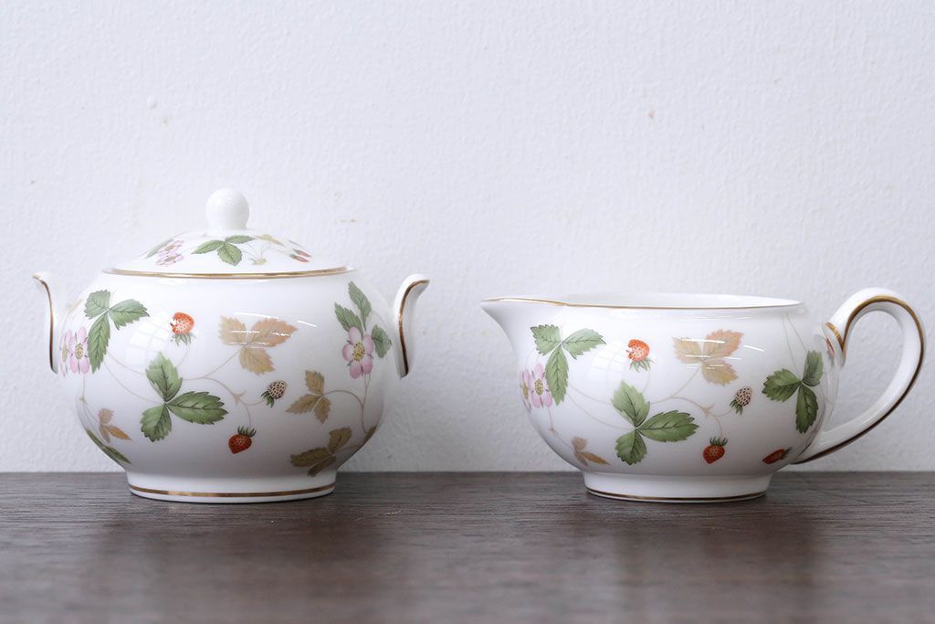 アンティーク雑貨　ウエッジウッド・ワイルドストロベリー　ティーセット(定価104760円)