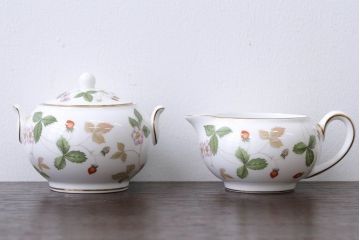アンティーク雑貨　ウエッジウッド・ワイルドストロベリー　ティーセット(定価104760円)