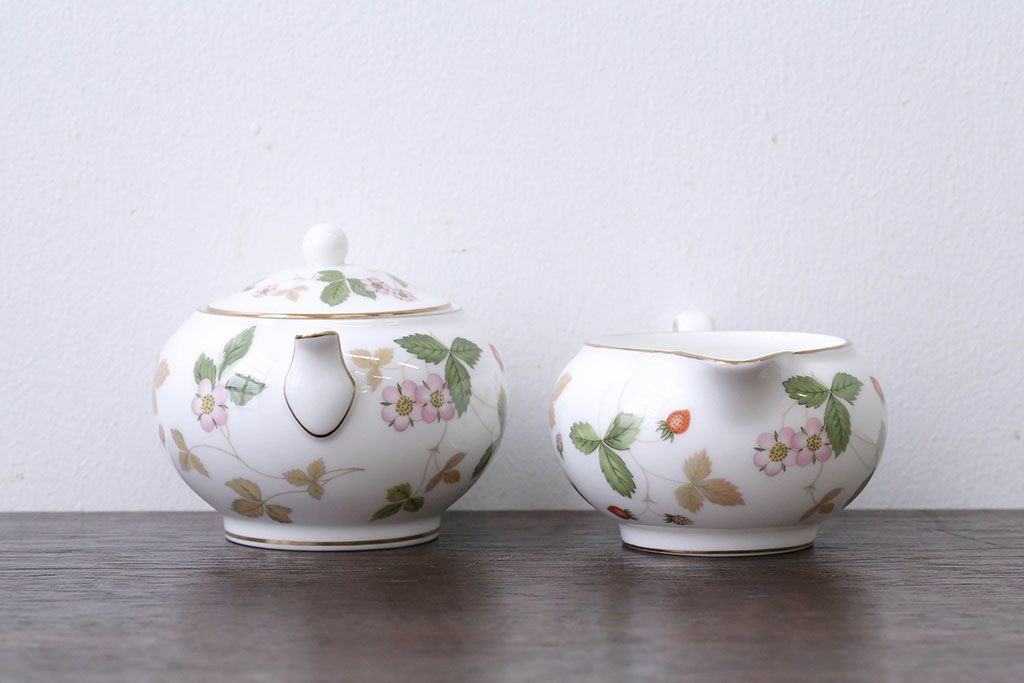 アンティーク雑貨　ウエッジウッド・ワイルドストロベリー　ティーセット(定価104760円)