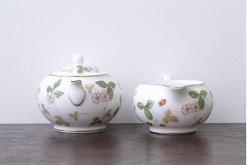 アンティーク雑貨　ウエッジウッド・ワイルドストロベリー　ティーセット(定価104760円)