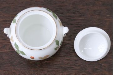 アンティーク雑貨　ウエッジウッド・ワイルドストロベリー　ティーセット(定価104760円)