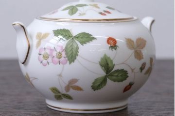 アンティーク雑貨　ウエッジウッド・ワイルドストロベリー　ティーセット(定価104760円)