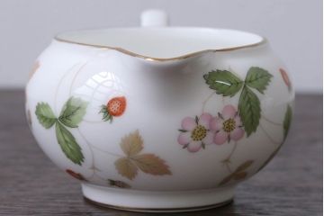 アンティーク雑貨　ウエッジウッド・ワイルドストロベリー　ティーセット(定価104760円)