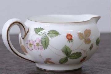 アンティーク雑貨　ウエッジウッド・ワイルドストロベリー　ティーセット(定価104760円)