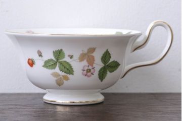 アンティーク雑貨　ウエッジウッド・ワイルドストロベリー　ティーセット(定価104760円)