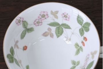 アンティーク雑貨　ウエッジウッド・ワイルドストロベリー　ティーセット(定価104760円)