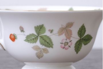 アンティーク雑貨　ウエッジウッド・ワイルドストロベリー　ティーセット(定価104760円)