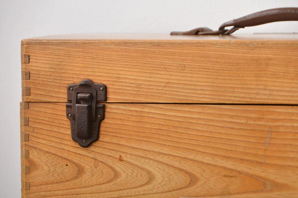 アンティーク雑貨　昭和レトロ　古い木製の薬箱