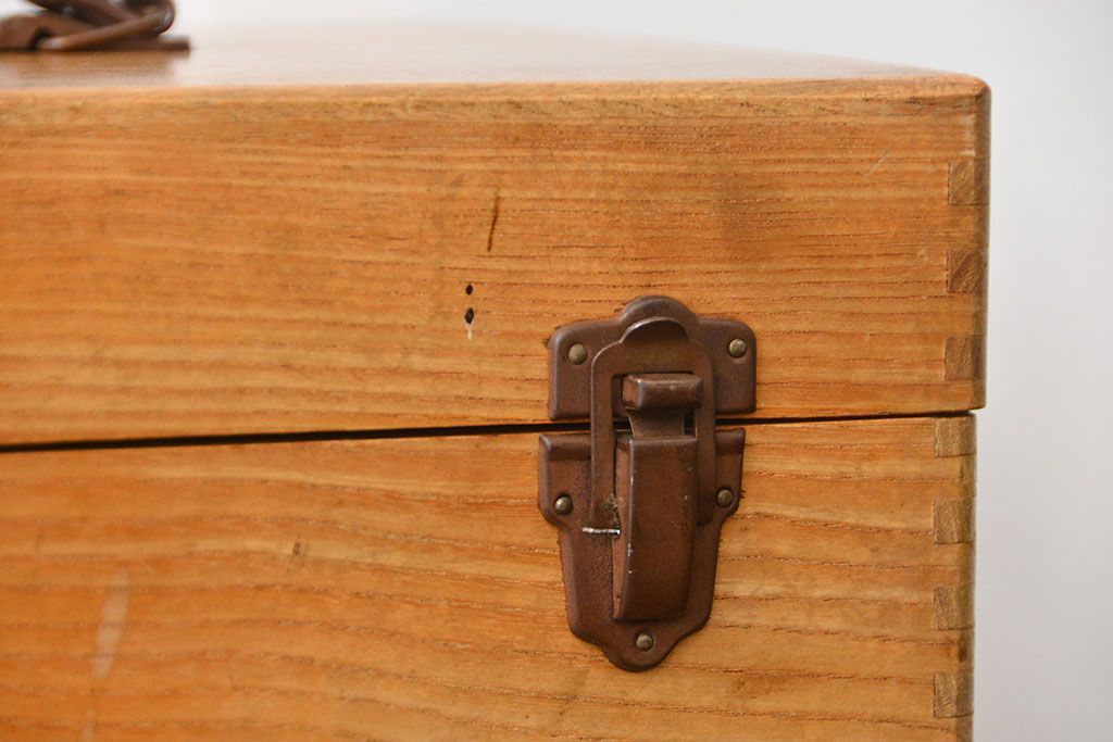 アンティーク雑貨　昭和レトロ　古い木製の薬箱