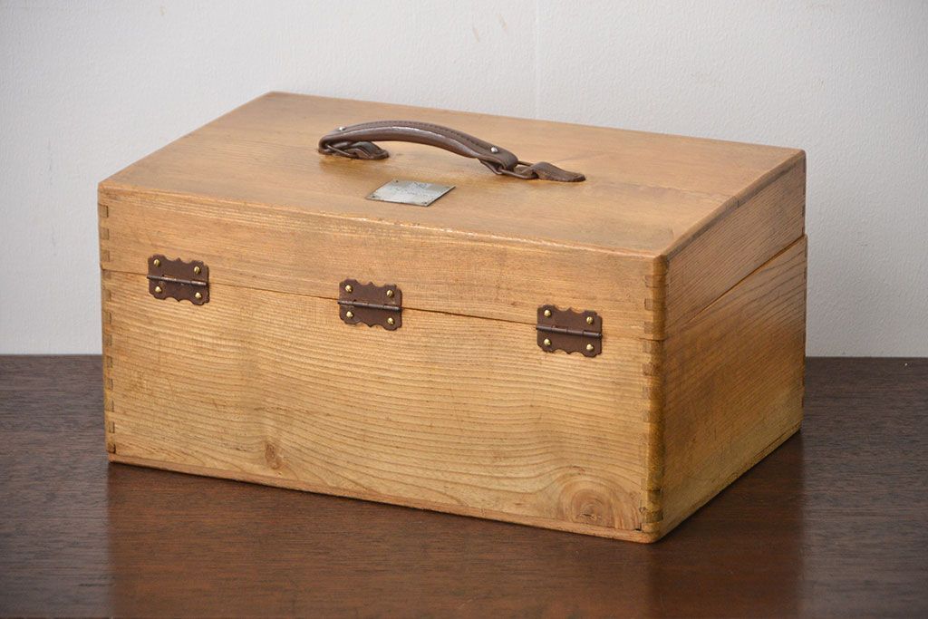 アンティーク雑貨　昭和レトロ　古い木製の薬箱