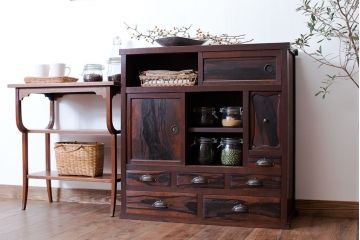 アンティーク家具　イギリスアンティーク　ウォールナット材の上品なサイドテーブル