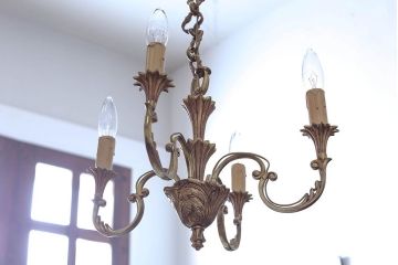 フランスアンティーク　造形が美しいキャンドル型ライトのシャンデリア