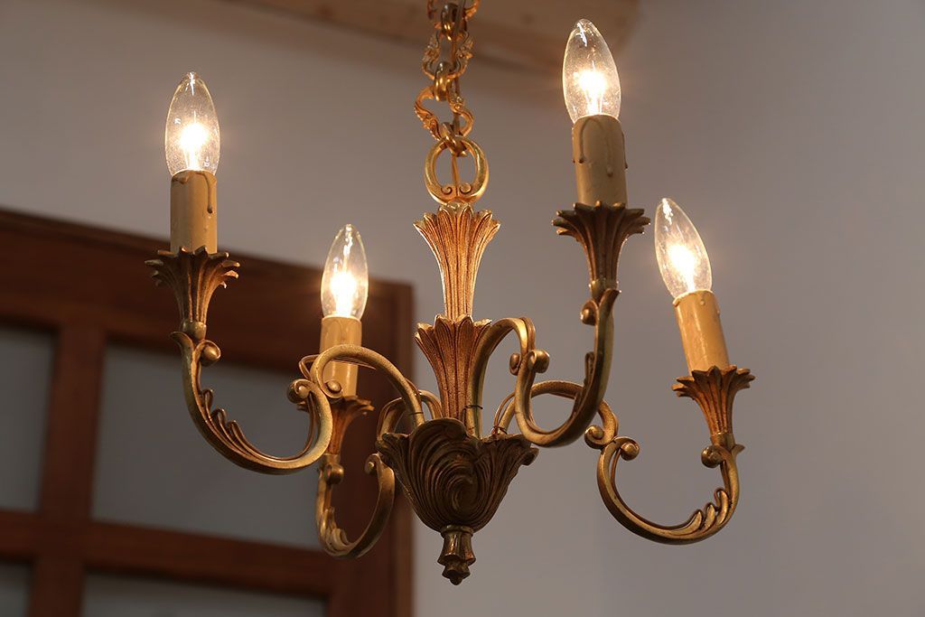 フランスアンティーク　造形が美しいキャンドル型ライトのシャンデリア