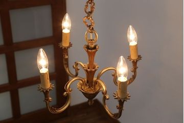 フランスアンティーク　造形が美しいキャンドル型ライトのシャンデリア