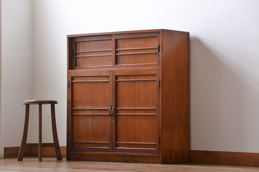 アンティーク家具　和製アンティーク　古い木製の引き戸付き収納棚