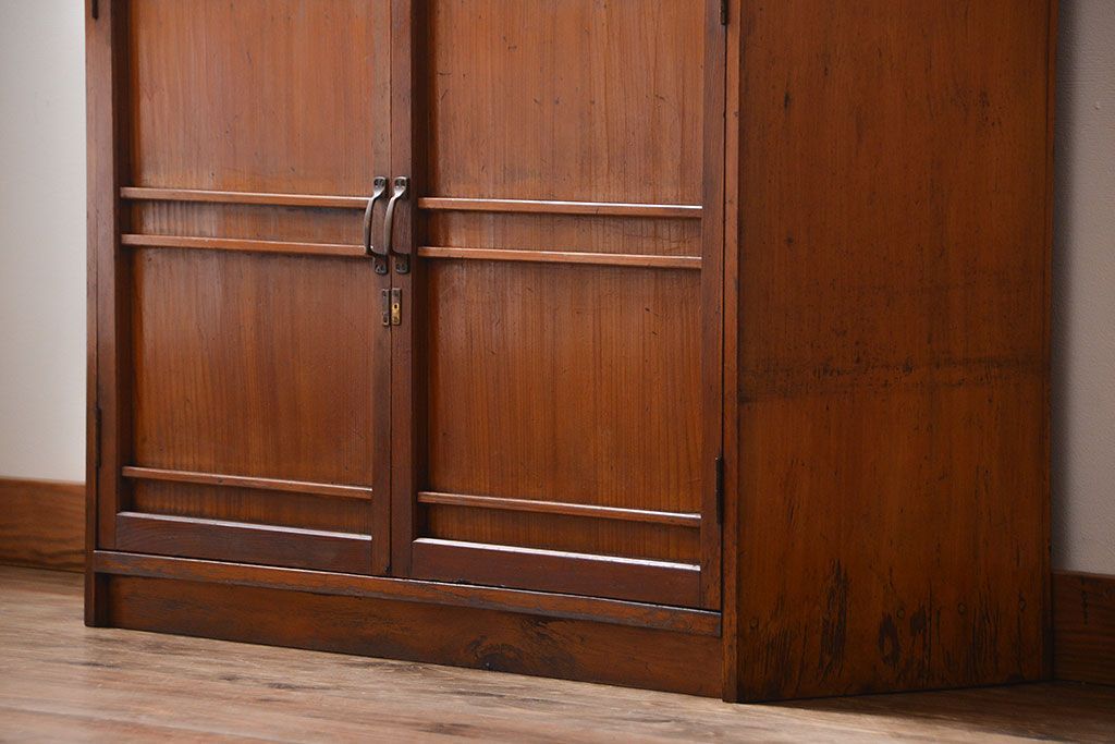 アンティーク家具　和製アンティーク　古い木製の引き戸付き収納棚