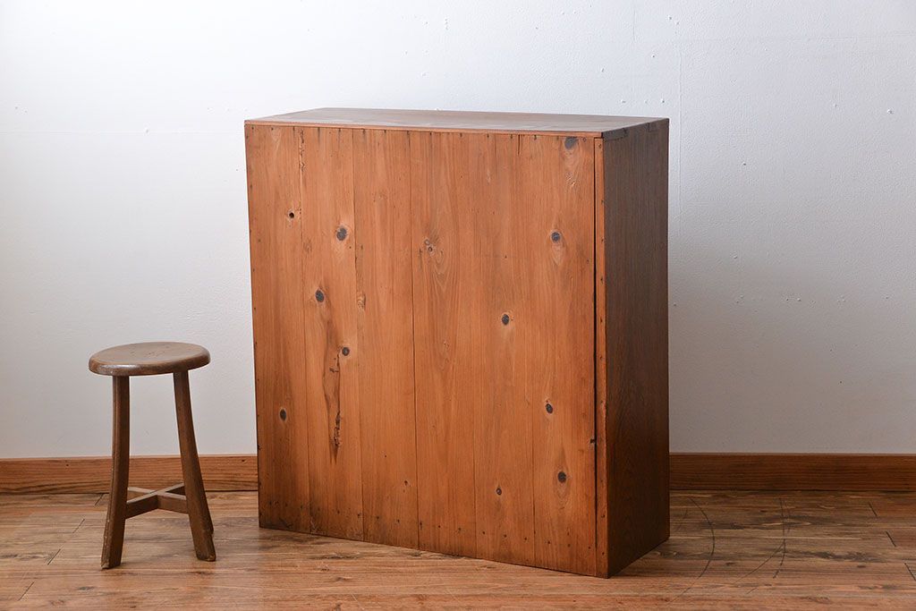 アンティーク家具　和製アンティーク　古い木製の引き戸付き収納棚