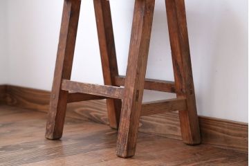 アンティーク家具　アンティーク　古い木のスツール(踏み台)