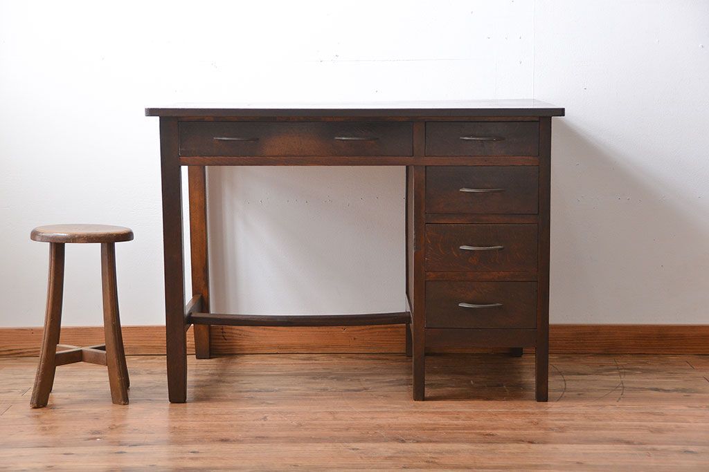 レトロ家具　アンティーク　古い木製のレトロな片袖机