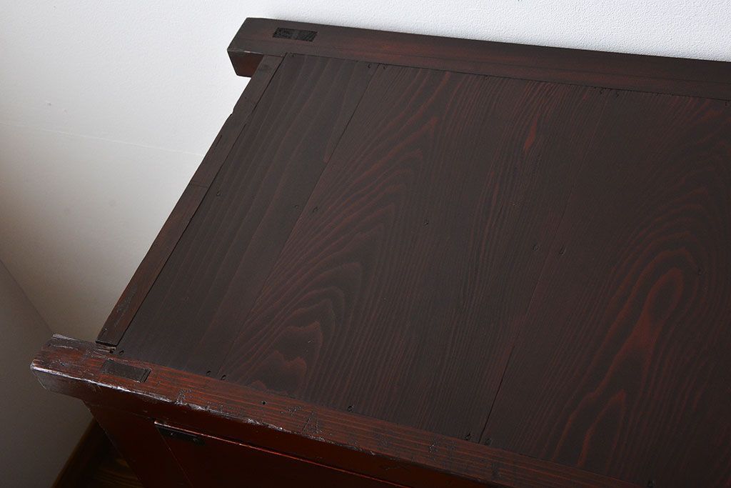 アンティーク家具　古民具・骨董　引き出し12杯の味わい深い衣装箪笥