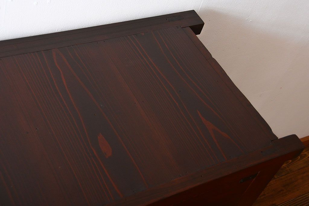 アンティーク家具　古民具・骨董　引き出し12杯の味わい深い衣装箪笥