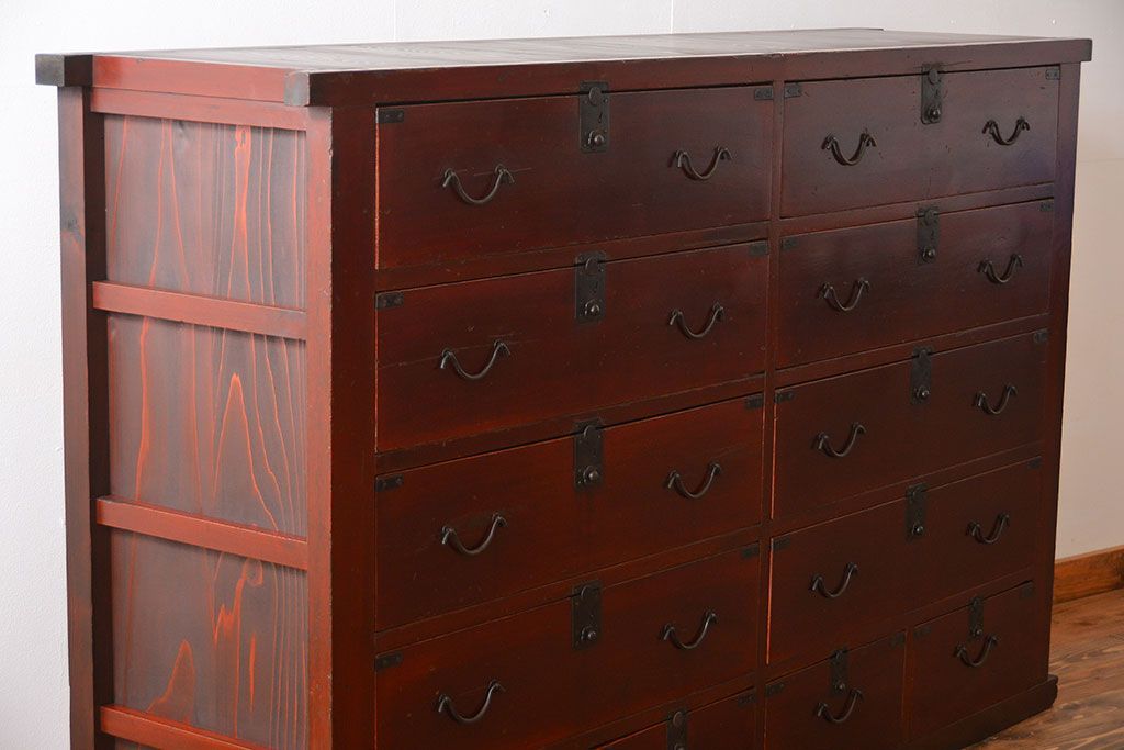 アンティーク家具　古民具・骨董　引き出し12杯の味わい深い衣装箪笥