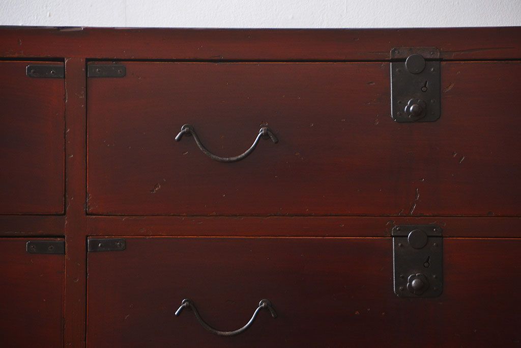 アンティーク家具　古民具・骨董　引き出し12杯の味わい深い衣装箪笥