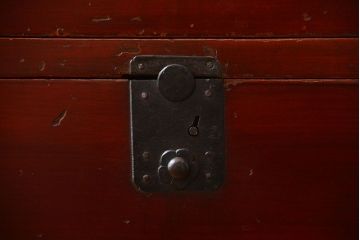 アンティーク家具　古民具・骨董　引き出し12杯の味わい深い衣装箪笥