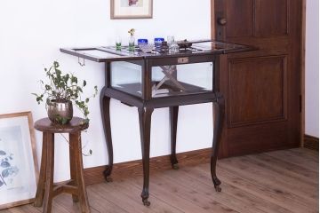 アンティーク雑貨　イギリスアンティーク　おしゃれなショーケース