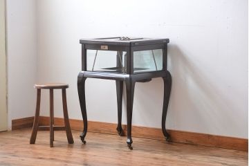 アンティーク雑貨　イギリスアンティーク　おしゃれなショーケース