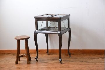 アンティーク雑貨　イギリスアンティーク　おしゃれなショーケース