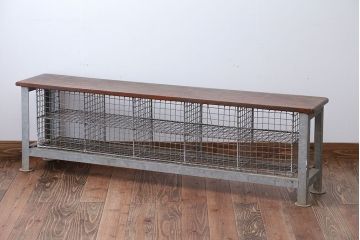 ヴィンテージ家具　イギリスビンテージ　収納籠付き!おしゃれな鉄脚ベンチ(1)