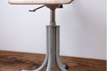 ヴィンテージ家具　イギリスビンテージ　おしゃれな回転椅子(2)