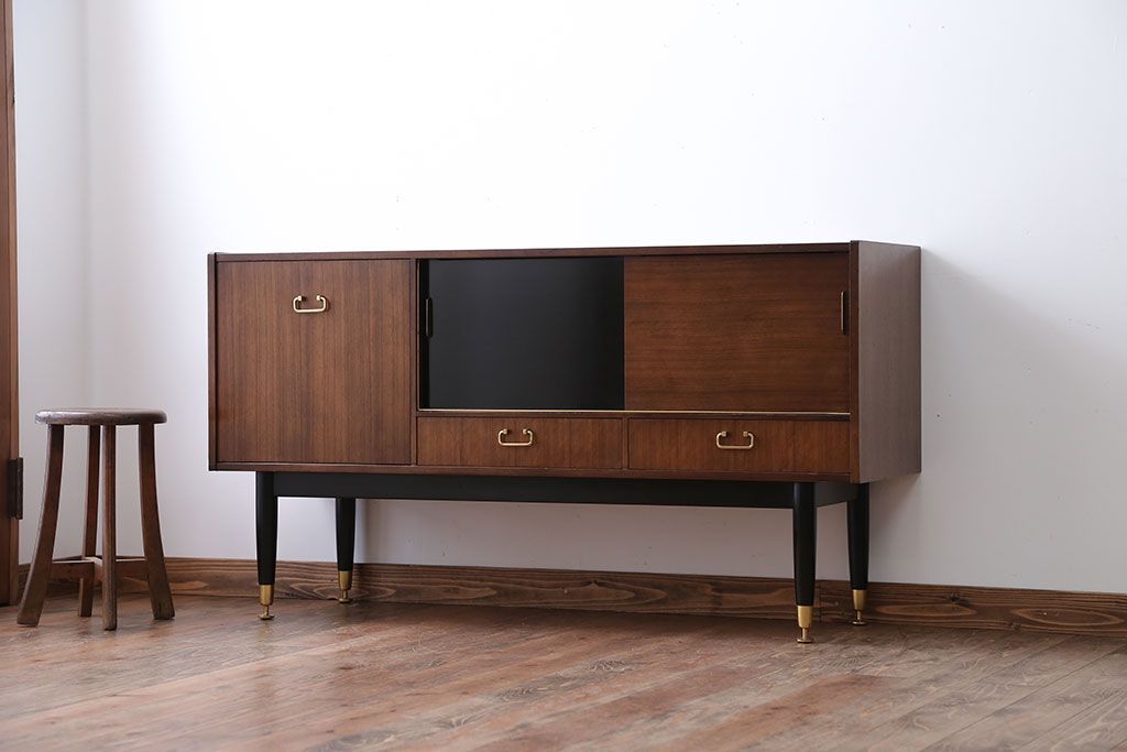 ヴィンテージ家具　北欧ビンテージ　ミッドセンチュリー　G-PLAN　サイドボード